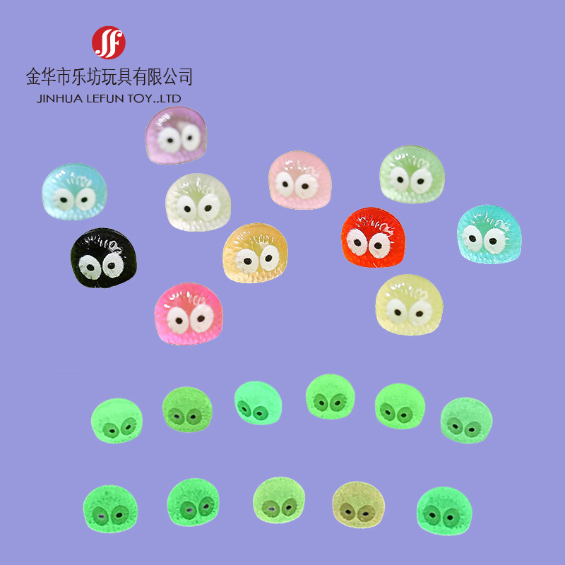 Custom-drip-glue-soft-pvc-character-with-glow-in-the-dark-2